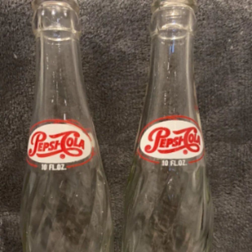 𝅺ANTIQUE 1960’s swirl Pepsi Cola bottle